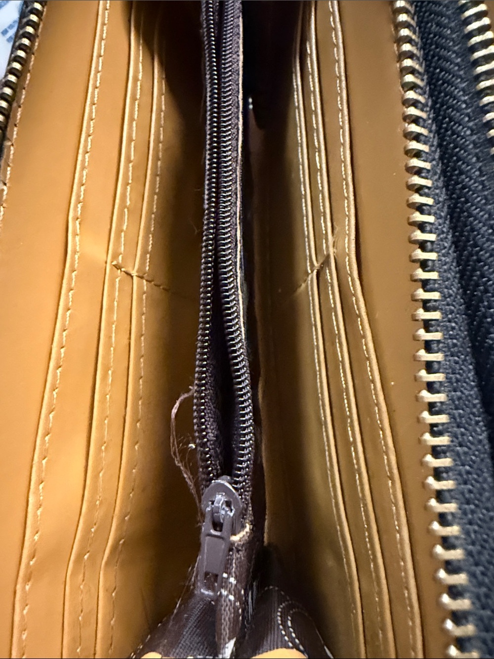 Michael Kors Black Patent Wallet with Gold Plaque - Picture 2 of 6